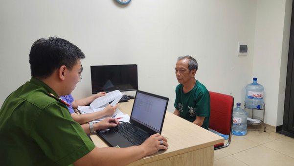 Bắt giữ “thần y rởm” chữa bệnh bằng uống nước ion kiềm