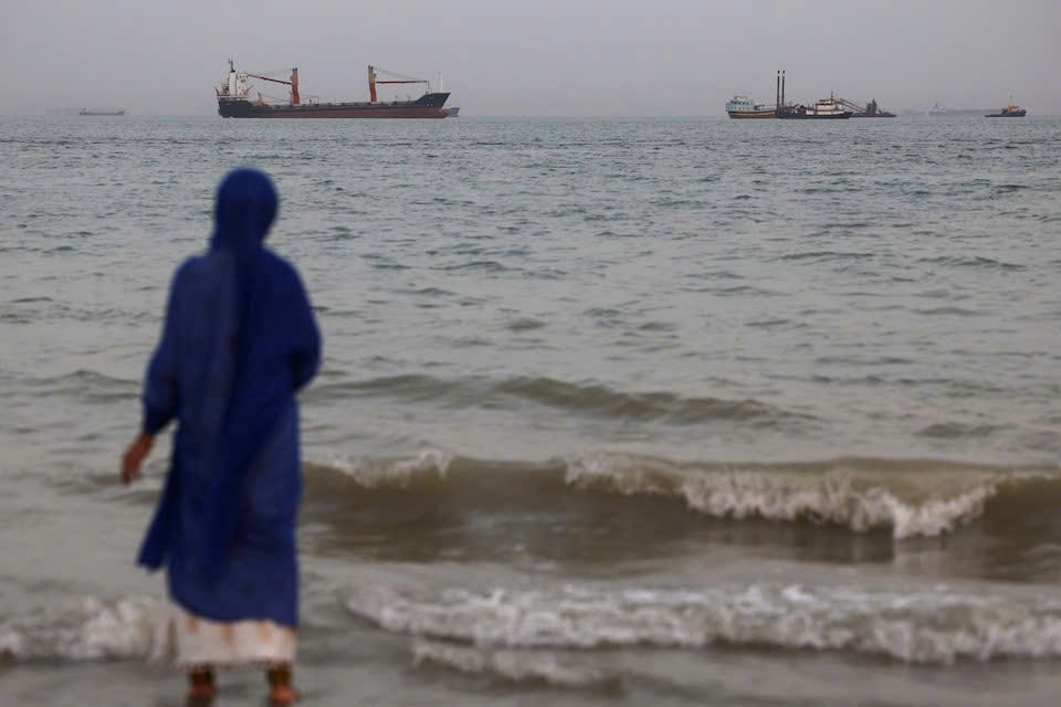 Iran tuyên bố có quyền quản lý Hormuz, Mỹ tiếp tục gây sức ép