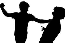 Xô xát khi đón bạn gái ở trường, nam sinh trả giá 5 năm 6 tháng tù