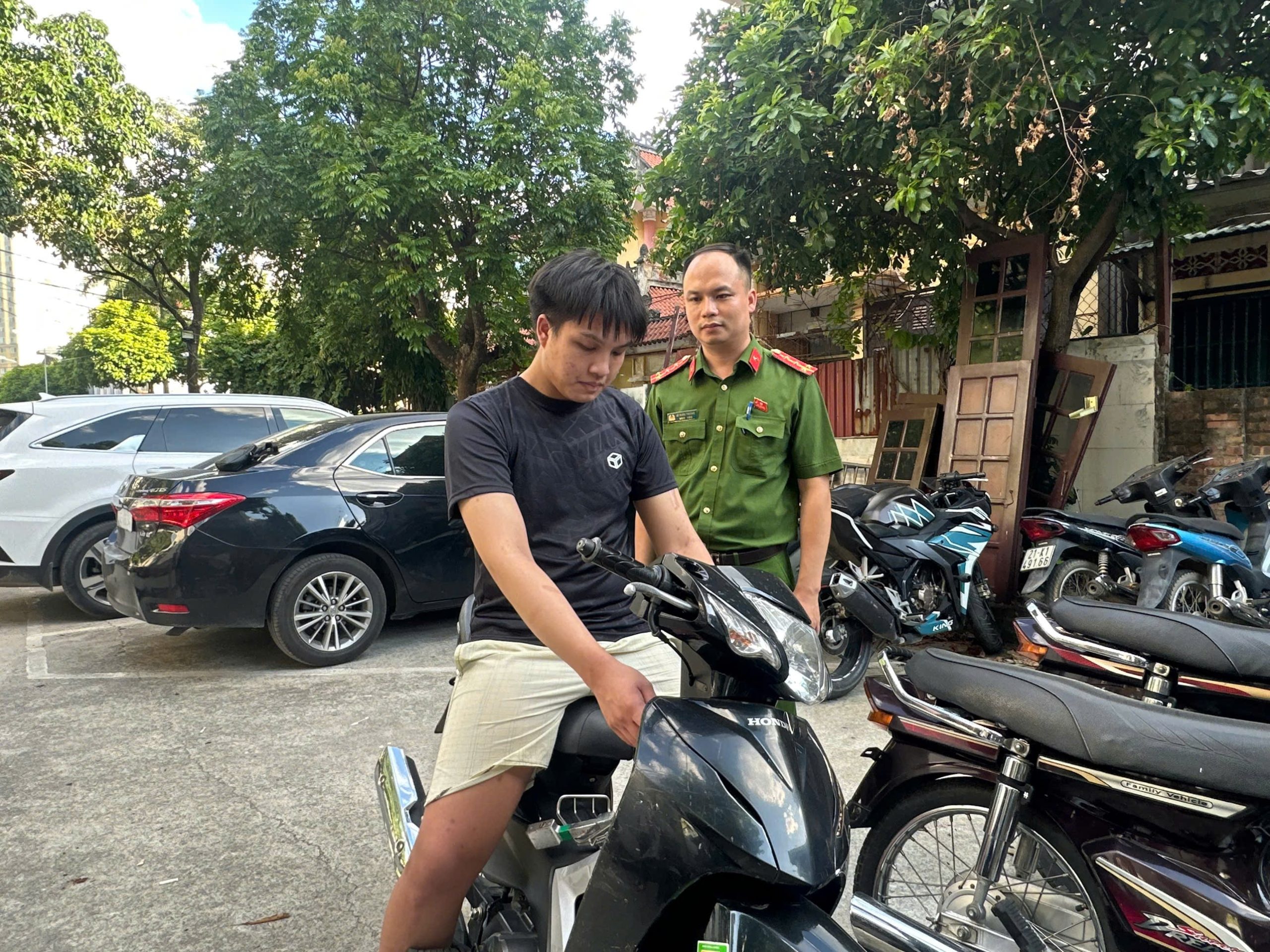 Bắt giữ ổ nhóm trộm xe máy ở phường Hà Đông
