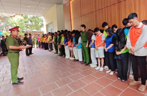 Vì sao người cao tuổi dễ “dính bẫy” lừa đảo?