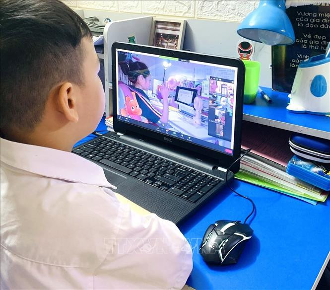 Quản lý an toàn không gian mạng khi trẻ ở nhà một mình trong dịp hè